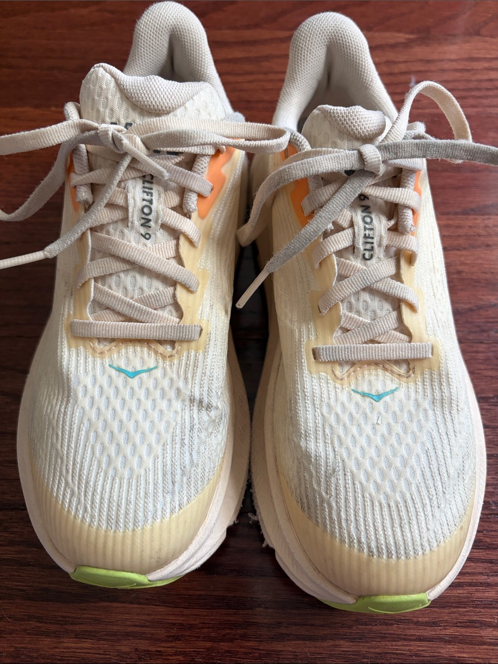 HOKA Girls shoes clifton 9